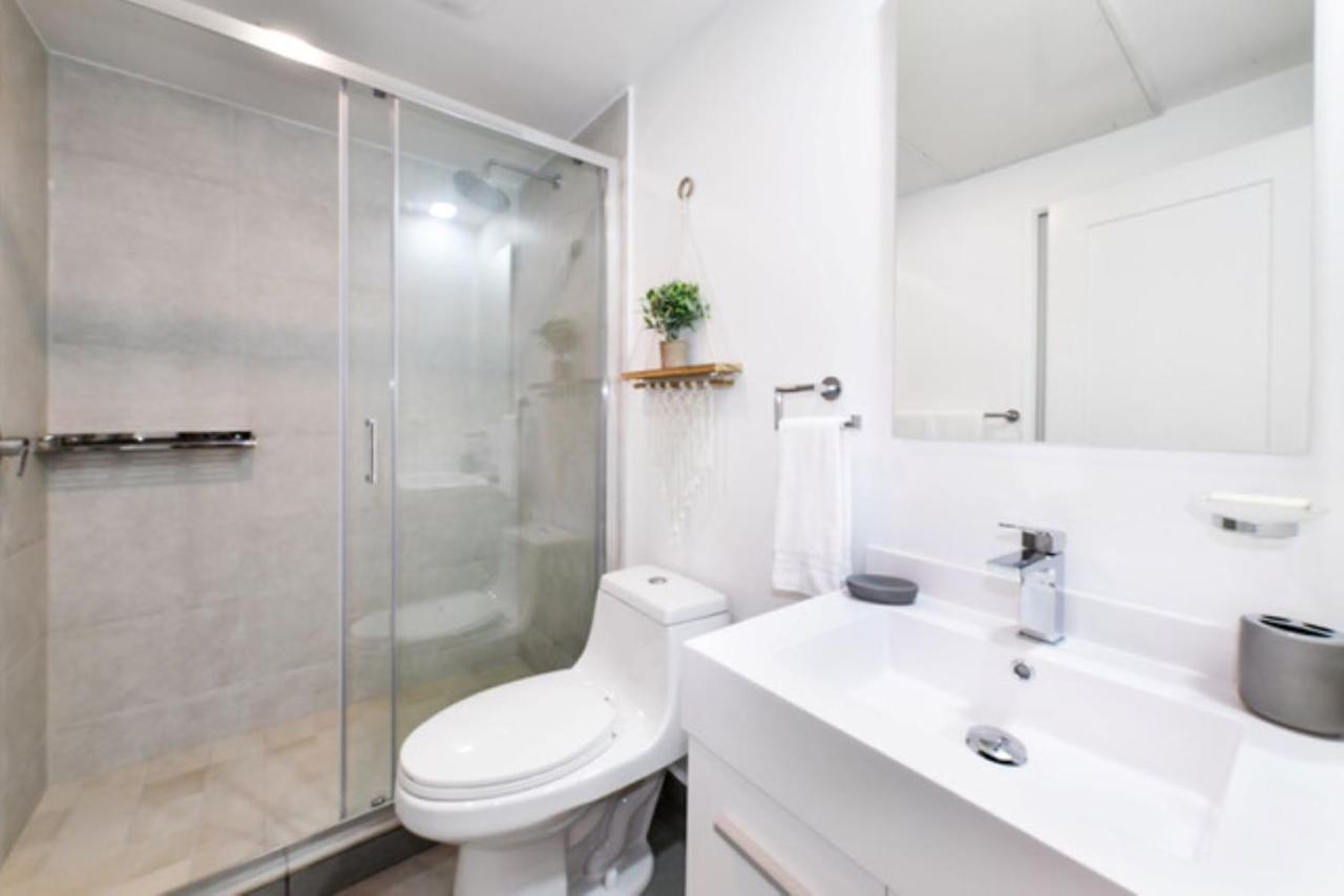 Stylish Luxury Condo, Central Location, Ocean View, Pool, Gym Oranjestad Exterior foto