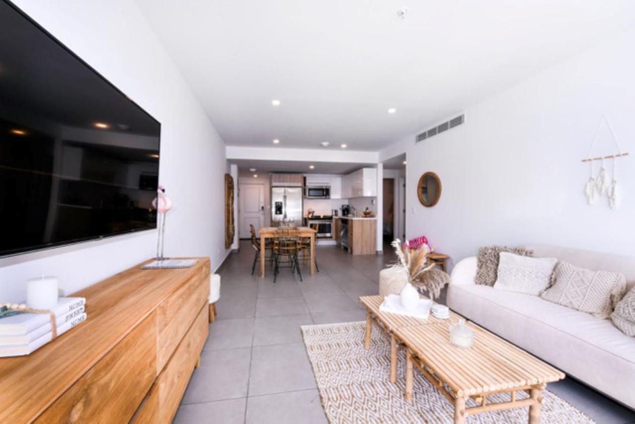 Stylish Luxury Condo, Central Location, Ocean View, Pool, Gym Oranjestad Exterior foto