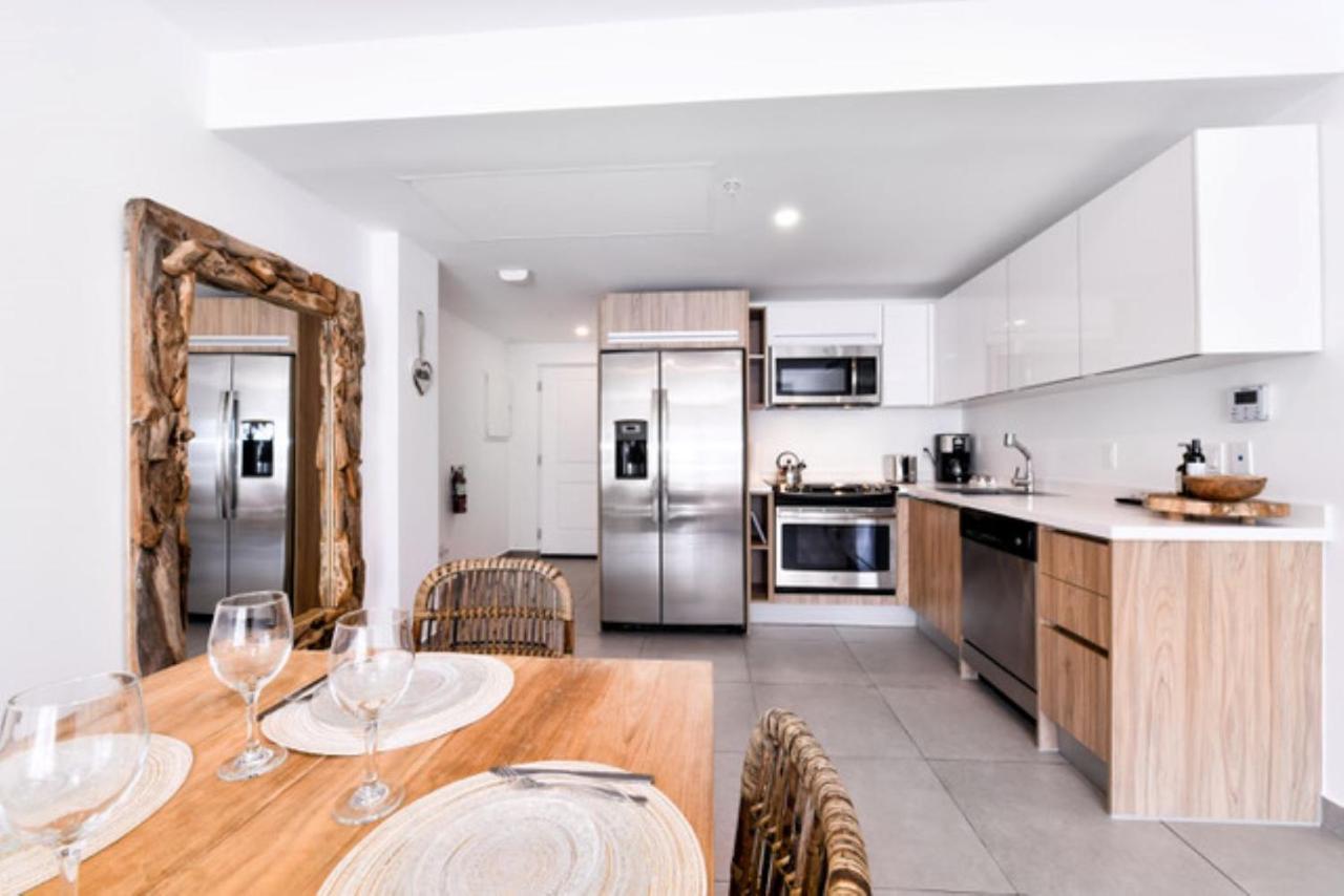 Stylish Luxury Condo, Central Location, Ocean View, Pool, Gym Oranjestad Exterior foto