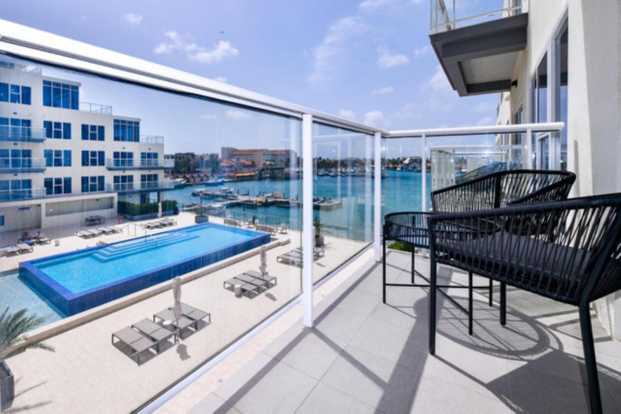 Stylish Luxury Condo, Central Location, Ocean View, Pool, Gym Oranjestad Exterior foto