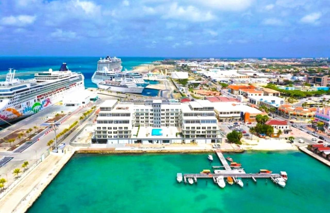 Stylish Luxury Condo, Central Location, Ocean View, Pool, Gym Oranjestad Exterior foto