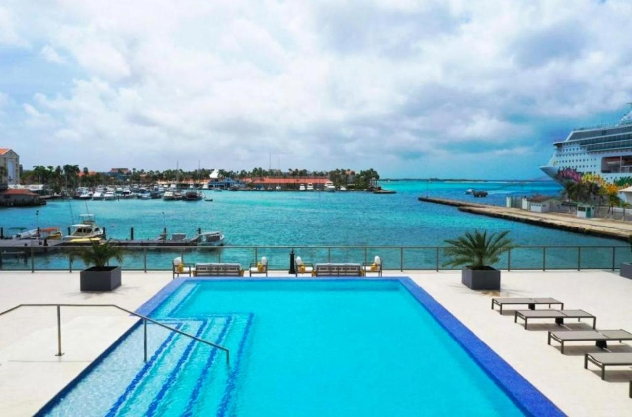 Stylish Luxury Condo, Central Location, Ocean View, Pool, Gym Oranjestad Exterior foto