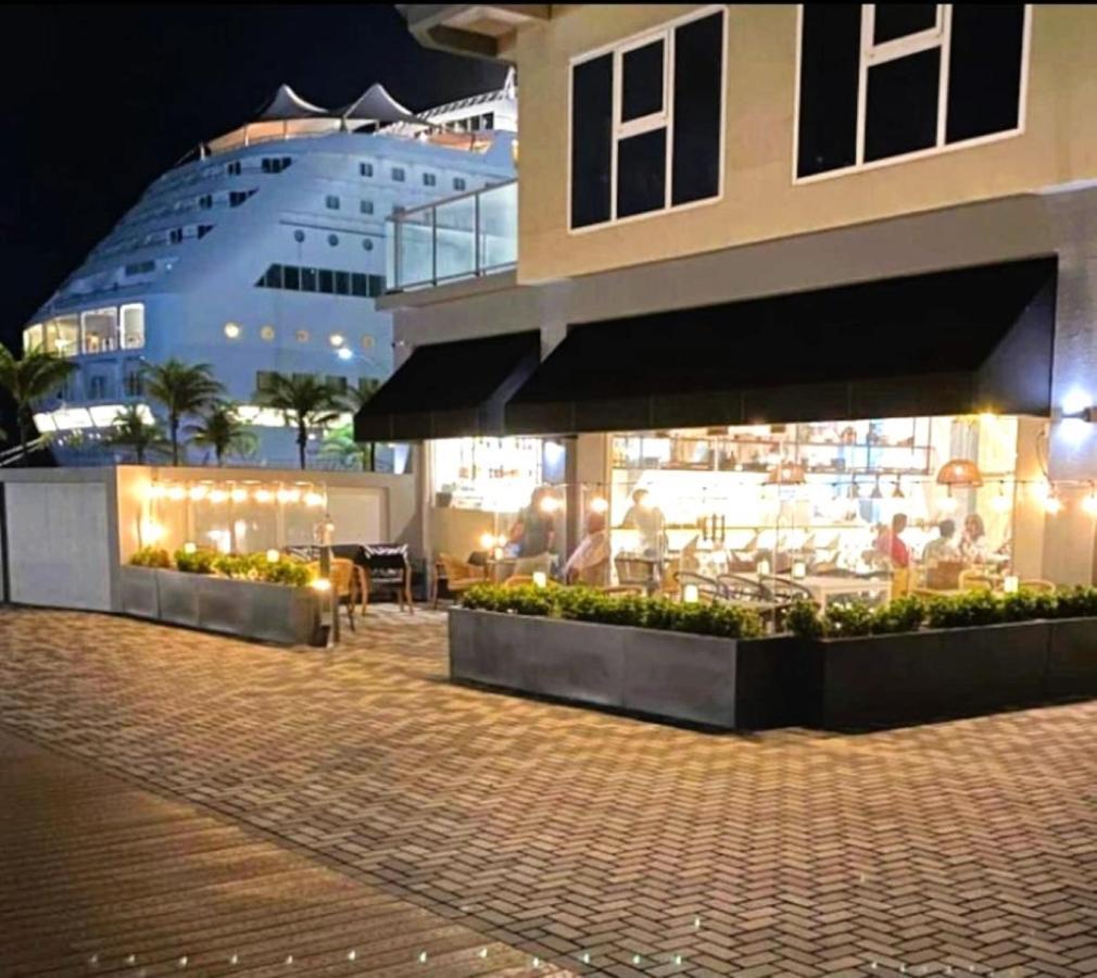 Stylish Luxury Condo, Central Location, Ocean View, Pool, Gym Oranjestad Exterior foto